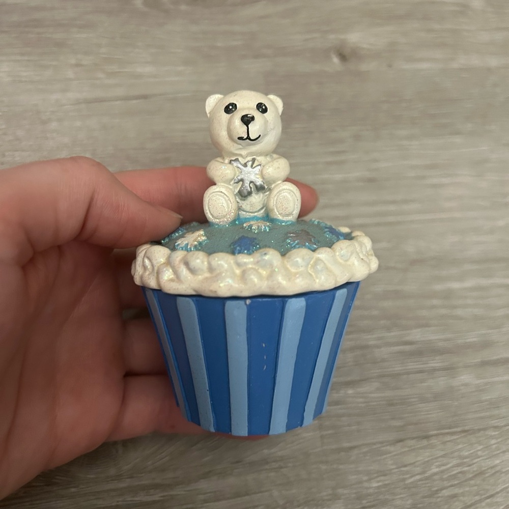 Claire’s VTG Cupcake Cutie Trinket Box